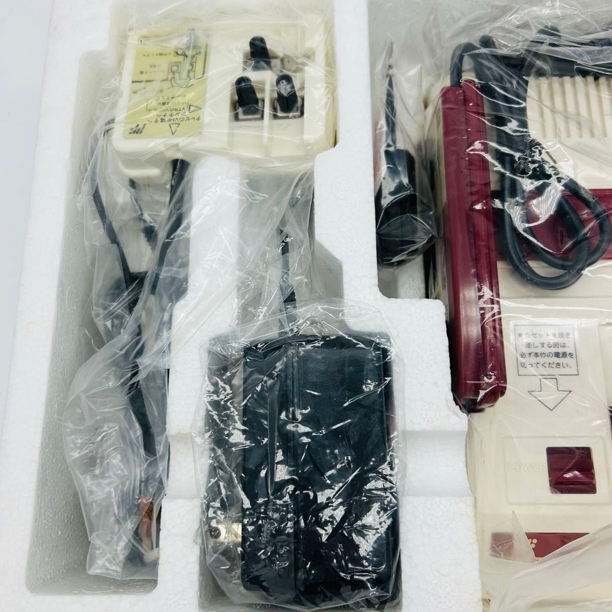未使用保管品 ファミリーコンピュータ HVC-002 任天堂 本体 未使用保管品 ファミリーコンピュータ HVC-002 任天堂 本体