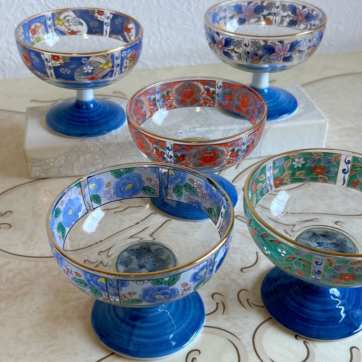 三洋陶器 龍峰窯 林斎 絵変わり ガラスデザート鉢揃 5客 高台 三洋陶器 龍峰窯 林斎 絵変わり ガラスデザート鉢揃 5客 高台