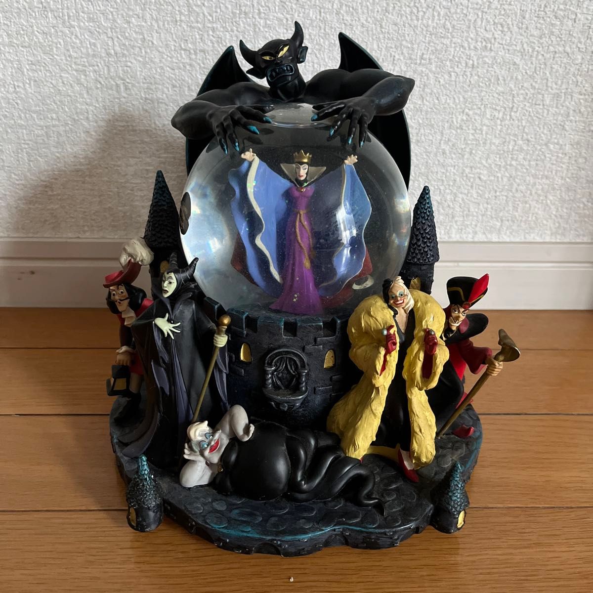 アースラ マレフィセント ハデス ヴィランズ VILLAINS スノーグローブ 希少 ディズニー スノーグローブ|マレフィセント クルエラ