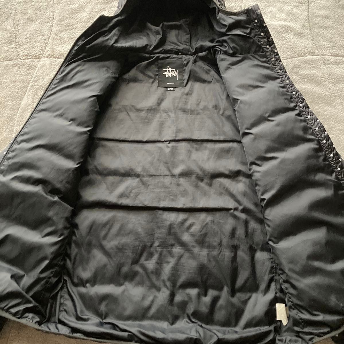stussy ステューシー ダウンジャケット L ブラックドット柄 水玉 stussy ステューシー ダウンジャケット L ブラックドット柄 水玉