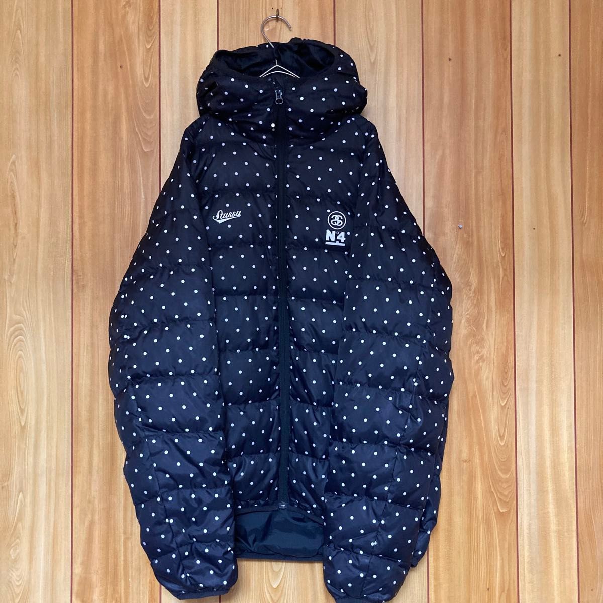 stussy ステューシー ダウンジャケット L ブラックドット柄 水玉 stussy ステューシー ダウンジャケット L ブラックドット柄 水玉