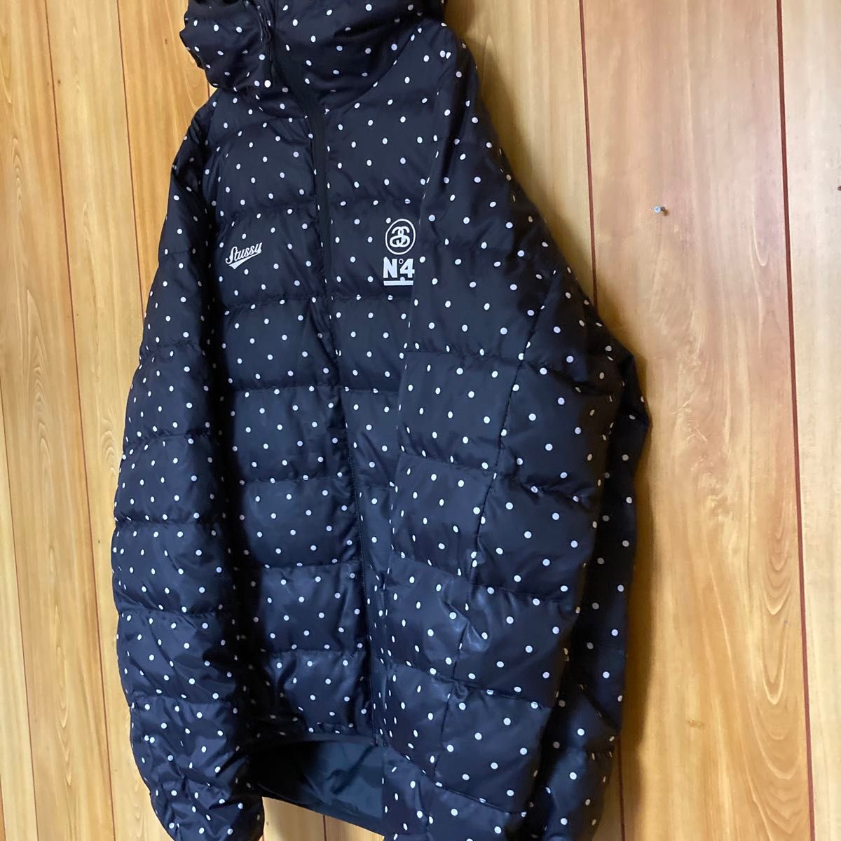 stussy ステューシー ダウンジャケット L ブラックドット柄 水玉 stussy ステューシー ダウンジャケット L ブラックドット柄 水玉