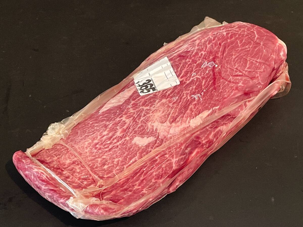 【売切】青森県産【黒毛和牛】希少部位ミスジ/チルド 1.3kg 切るだけスペック 経産牛 濃厚な旨味 贅沢ステーキ 贅沢焼肉 現品画像 W0455