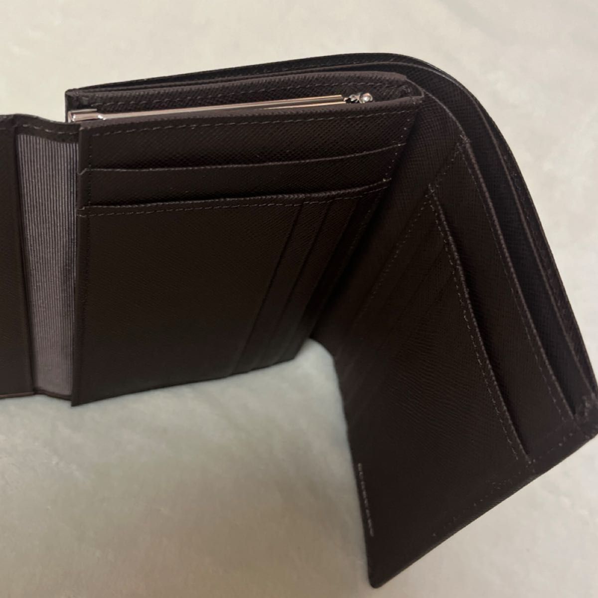 美品】バーバリーロンドン エンボスチェック ダークブラウン二 美品】バーバリーロンドン エンボスチェック ダークブラウン二