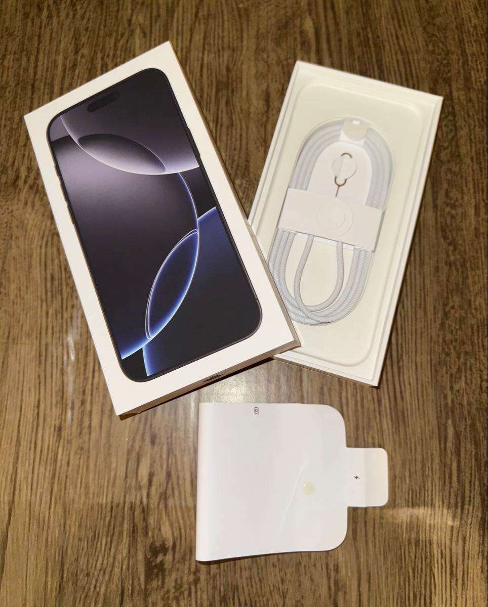 Apple iPhone 16 ProMax ブラックチタニウム 256GB 《空き箱+ Apple iPhone 16 ProMax ブラックチタニウム 256GB 《空き箱+