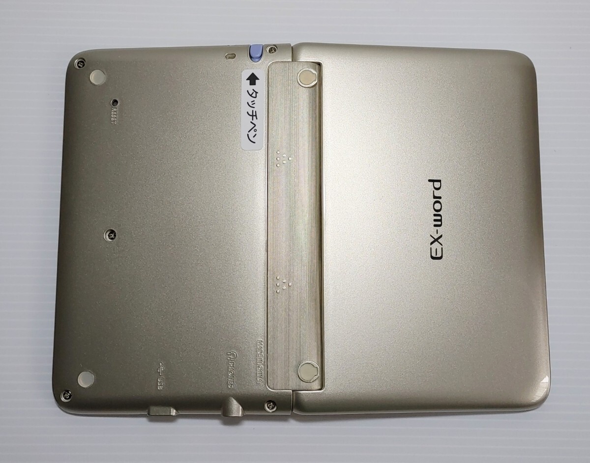 新品同様*シニア向け電子辞書 XD-SG6870GD ケース付き 新品同様*シニア向け電子辞書 XD-SG6870GD ケース付き