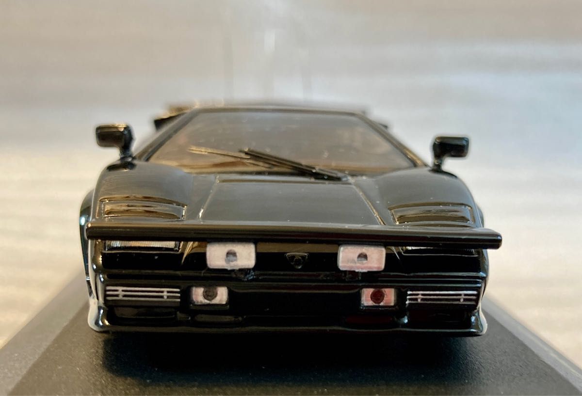 ジール『Zi-L』(iXO)1/43 ランボルギーニ カウンタック LP-400S ジール『Zi-L』(iXO)1/43 ランボルギーニ カウンタック LP-400S