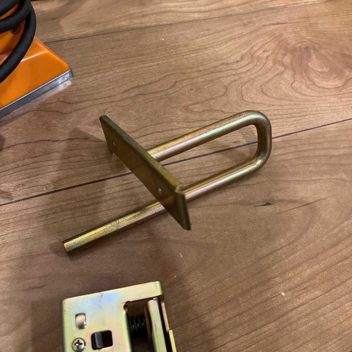 日立】電動カンナ 品番FF−20A 切削幅82mm 完動品 電動工具 電気 日立】電動カンナ 品番FF−20A 切削幅82mm 完動品 電動工具 電気