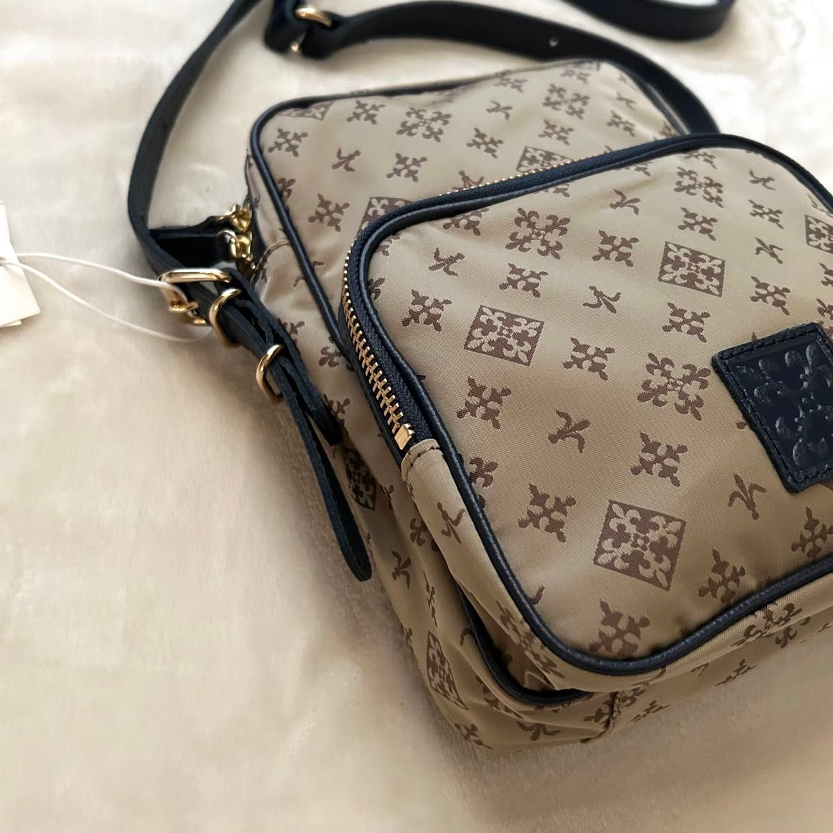 極美品 ラシット スクエア ショルダーバッグ ナイロン|Yahoo 極美品 ラシット スクエア ショルダーバッグ ナイロン|Yahoo