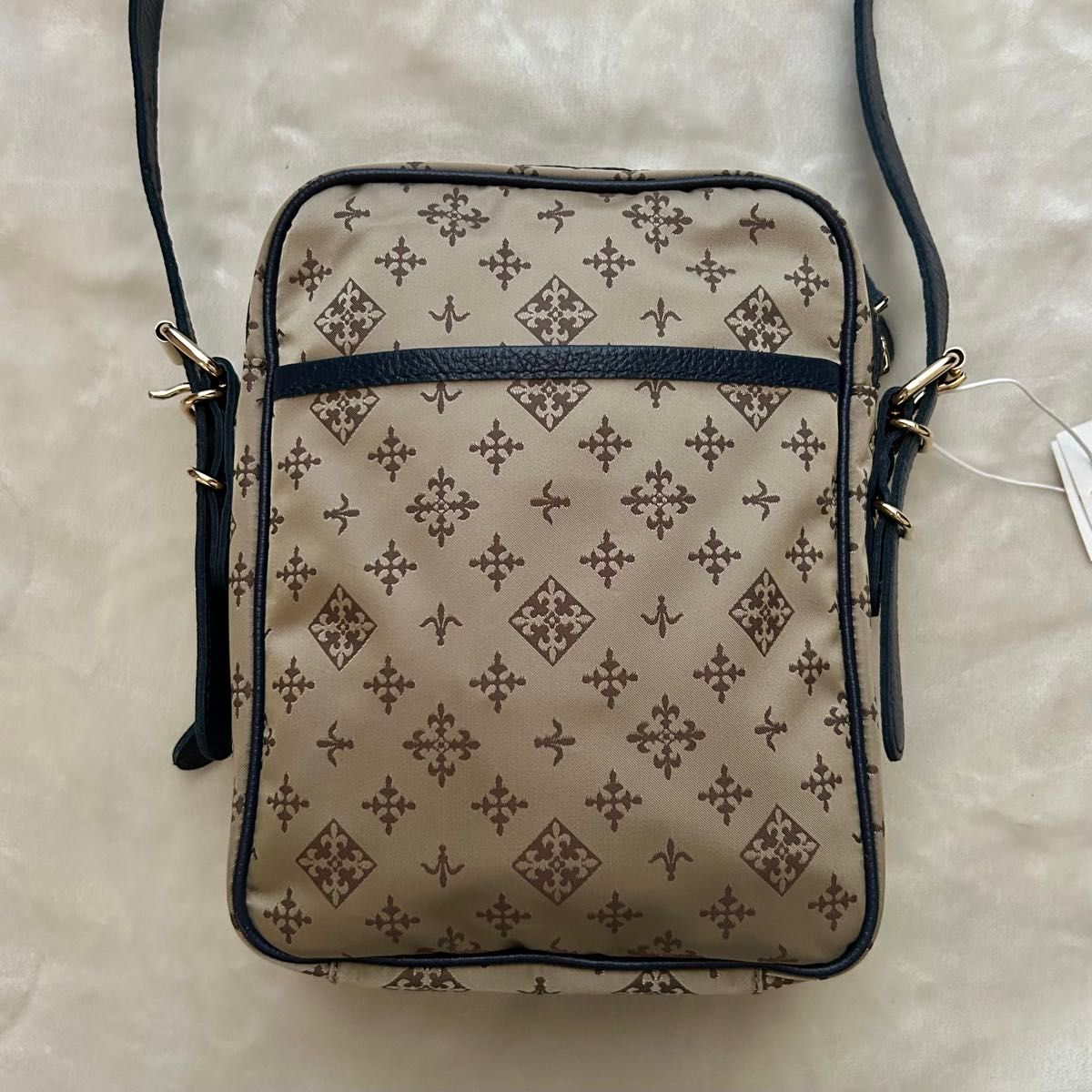 極美品 ラシット スクエア ショルダーバッグ ナイロン|Yahoo 極美品 ラシット スクエア ショルダーバッグ ナイロン|Yahoo