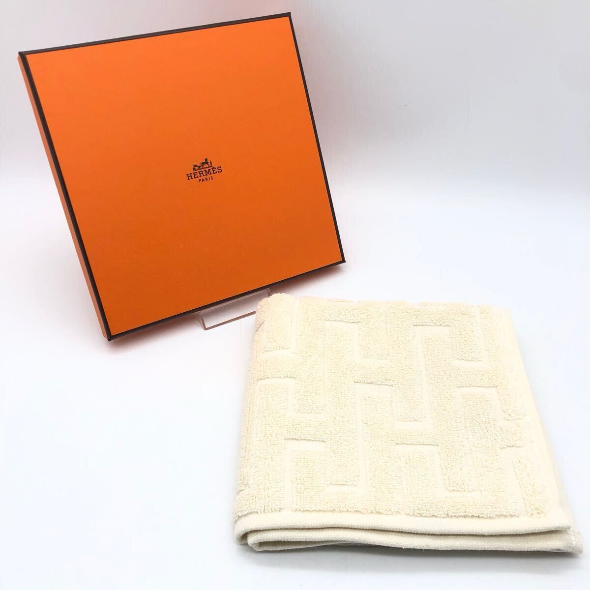 【新品/未使用品】 HERMES エルメス ハンドタオル ハンカチ ステアーズ コットン ホワイト ナチュラル レディース 箱
