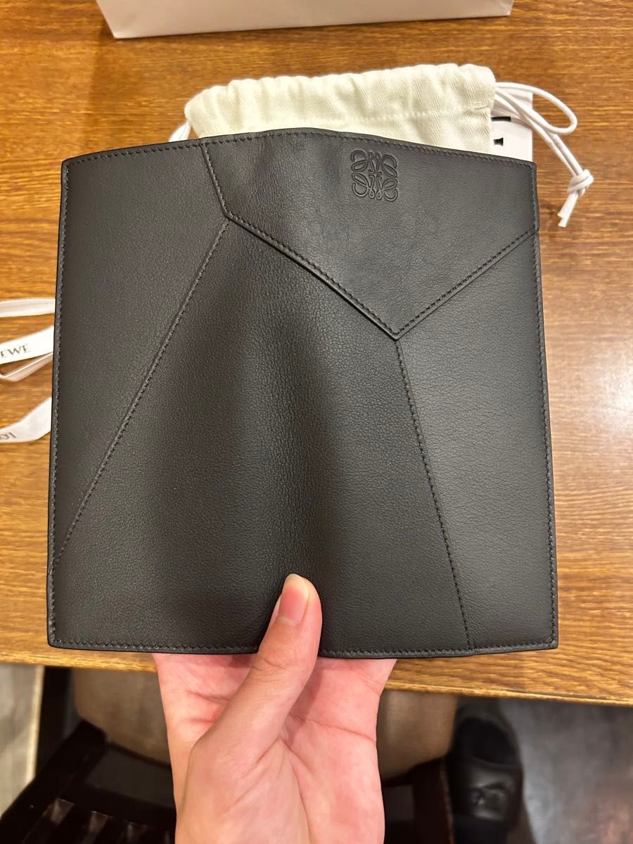 新品未使用 LOEWE 長財布 パズルロングホリゾンタルウォレット 新品未使用 LOEWE 長財布 パズルロングホリゾンタルウォレット