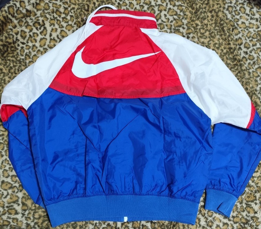 nike ナイロンジャケット トリコロール ベイビーわるきゅーれ nike ナイロンジャケット トリコロール ベイビーわるきゅーれ
