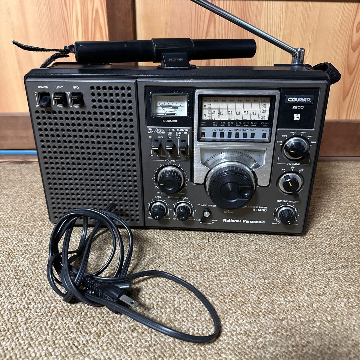 昭和レトロ National ナショナル COUGAR 2200 ラジオ 通電確認済 昭和レトロ National ナショナル COUGAR 2200 ラジオ 通電確認済