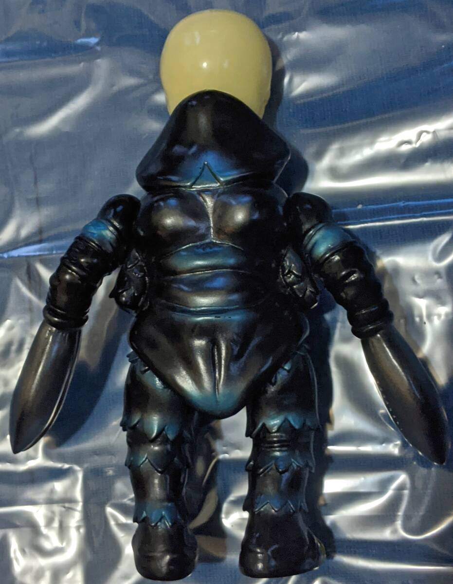 ZOLLMEN メディコムトイ 限定 骸骨バルタン ソフビウルトラマン ZOLLMEN メディコムトイ 限定 骸骨バルタン ソフビウルトラマン