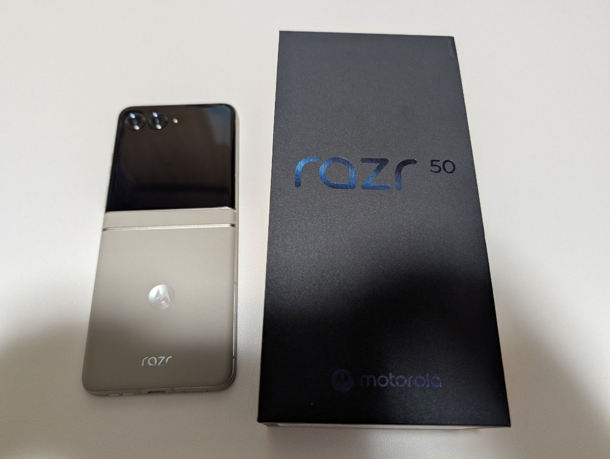 Motorola razr 50 8GB 256GB 海外版 Sand|Yahoo!フリマ(旧 Motorola razr 50 8GB 256GB 海外版 Sand|Yahoo!フリマ(旧