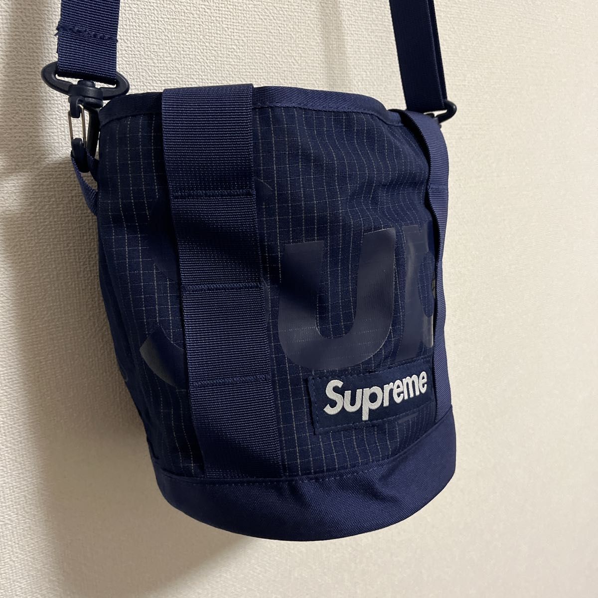 supreme シュプリーム ショルダーバッグ ボディバッグ ネイビー supreme シュプリーム ショルダーバッグ ボディバッグ ネイビー