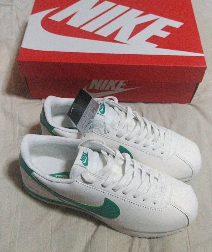 新品箱入 ナイキ コルテッツ NIKE CORTEZ レザー 白/ 緑 29 新品箱入 ナイキ コルテッツ NIKE CORTEZ レザー 白/ 緑 29