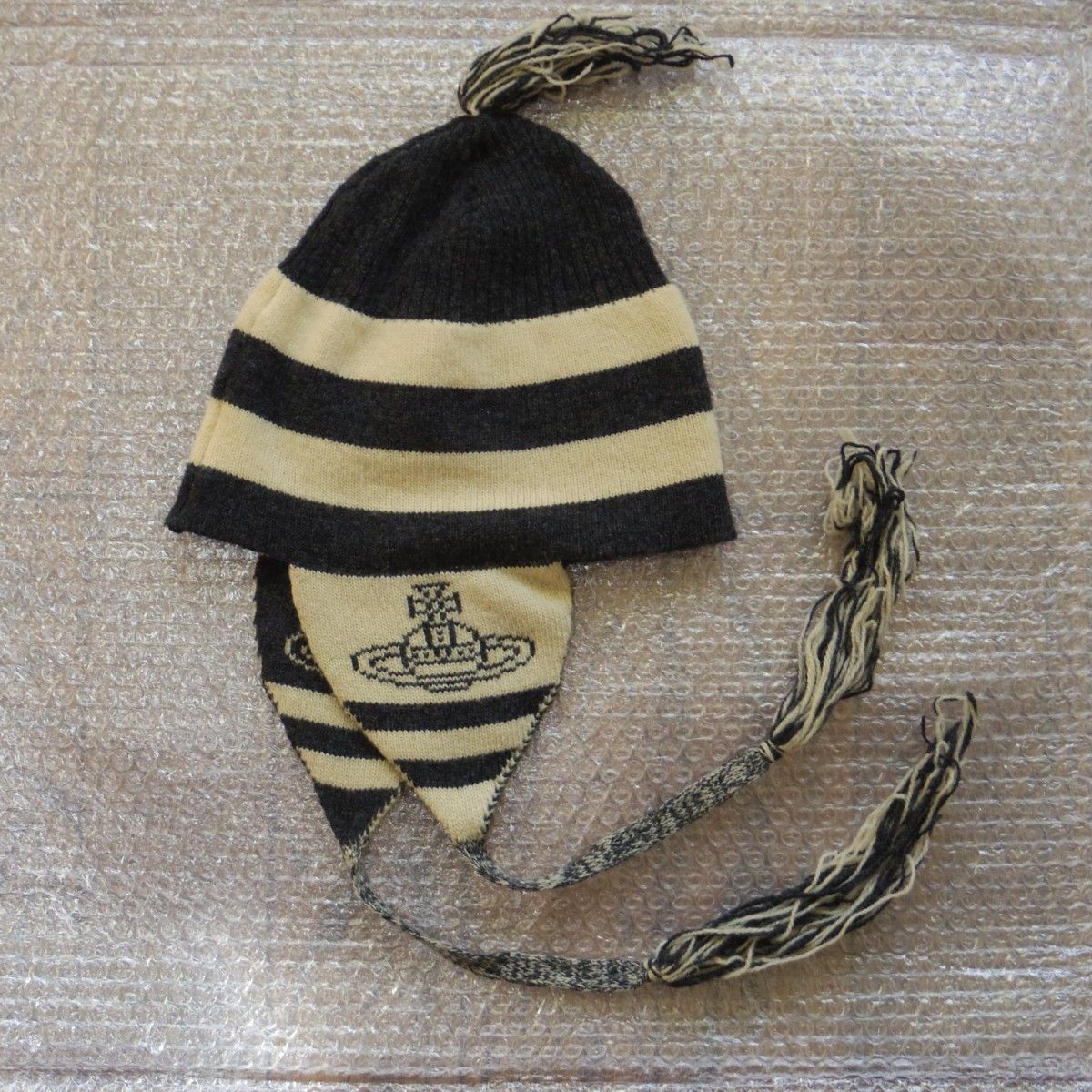 VivienneWestwoodのニット帽正規品30年前初期デザイン古着 VivienneWestwoodのニット帽正規品30年前初期デザイン古着