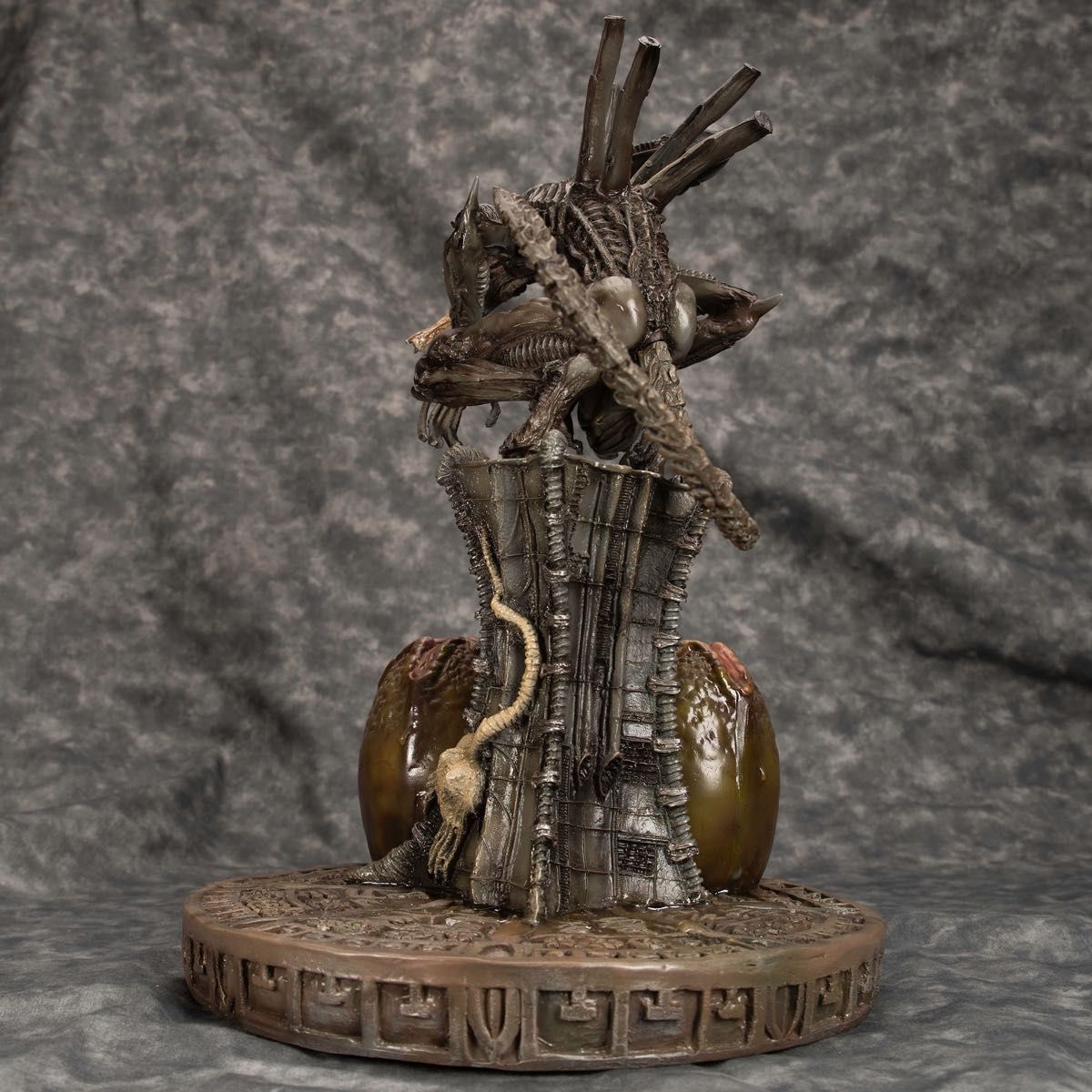 タワーエイリアン・ガレージキット完成品・REAL ALIEN・エッグ タワーエイリアン・ガレージキット完成品・REAL ALIEN・エッグ