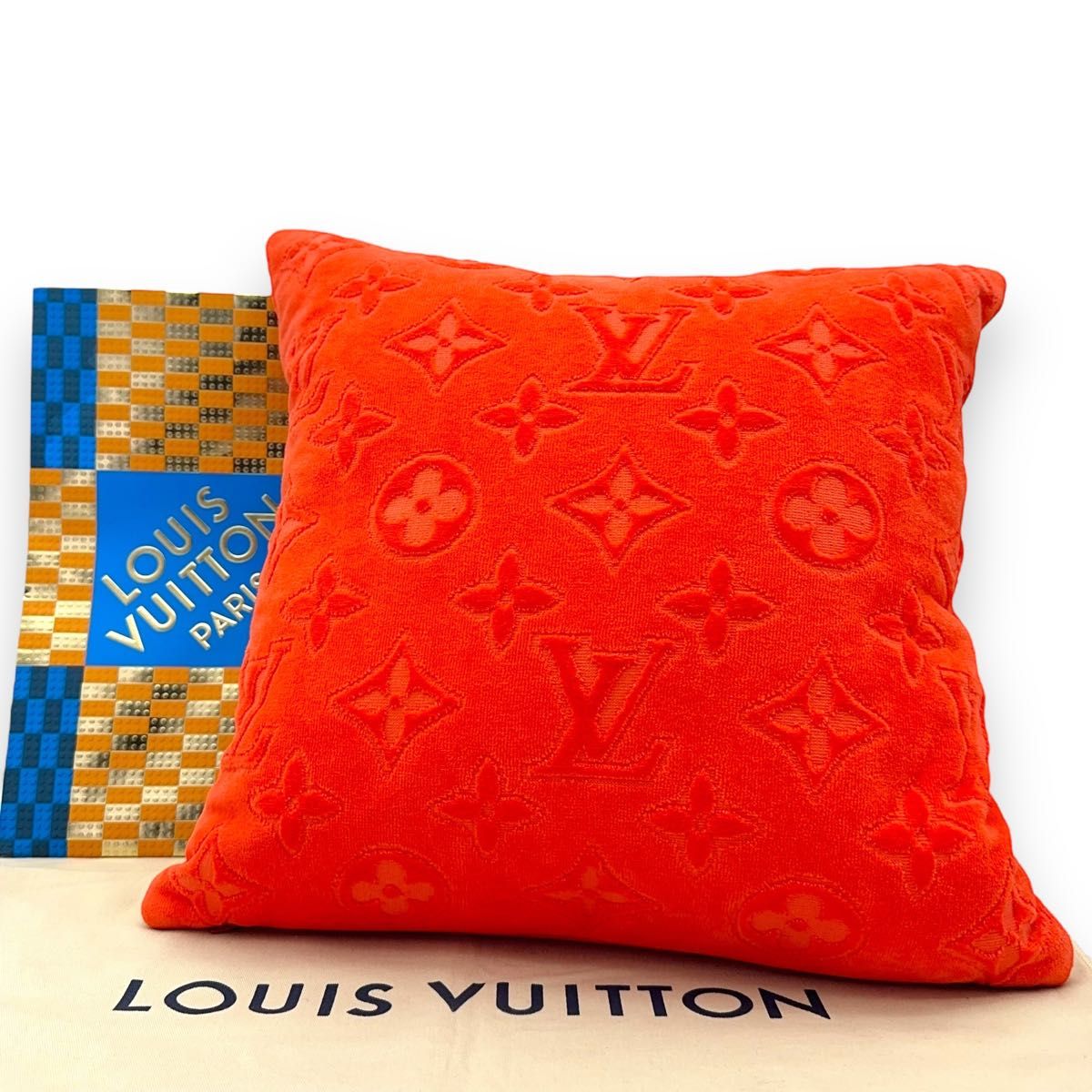 超極美品】使用感少 LOUIS VUITTON ルイヴィトン クッション LV 超極美品】使用感少 LOUIS VUITTON ルイヴィトン クッション LV