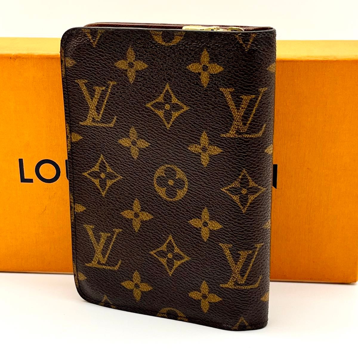 LOUIS VUITTON(ルイヴィトン) ポルトパピエジップ モノグラム 二 LOUIS VUITTON(ルイヴィトン) ポルトパピエジップ モノグラム 二