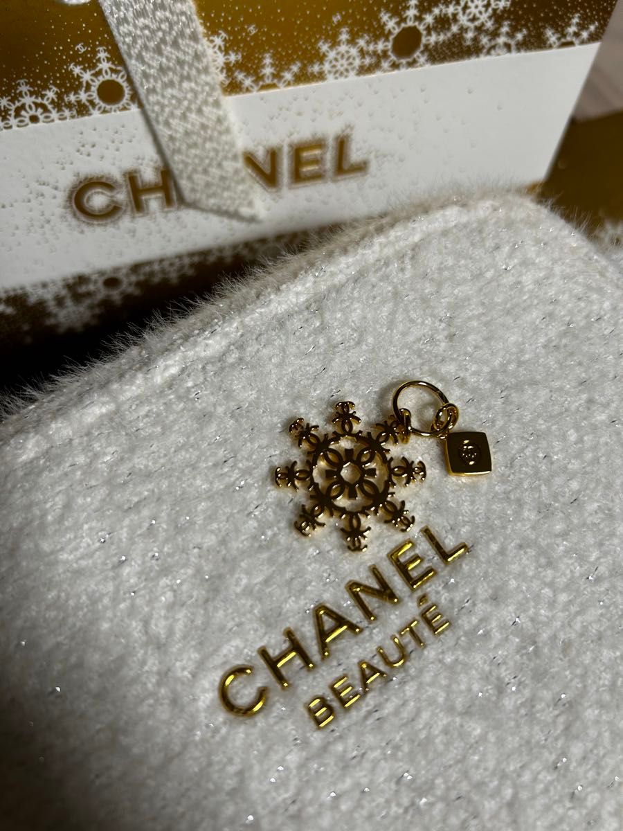 CHANEL 2024 チャーム ホリデー|Yahoo!フリマ(旧PayPayフリマ) CHANEL 2024 チャーム ホリデー|Yahoo!フリマ(旧PayPayフリマ)