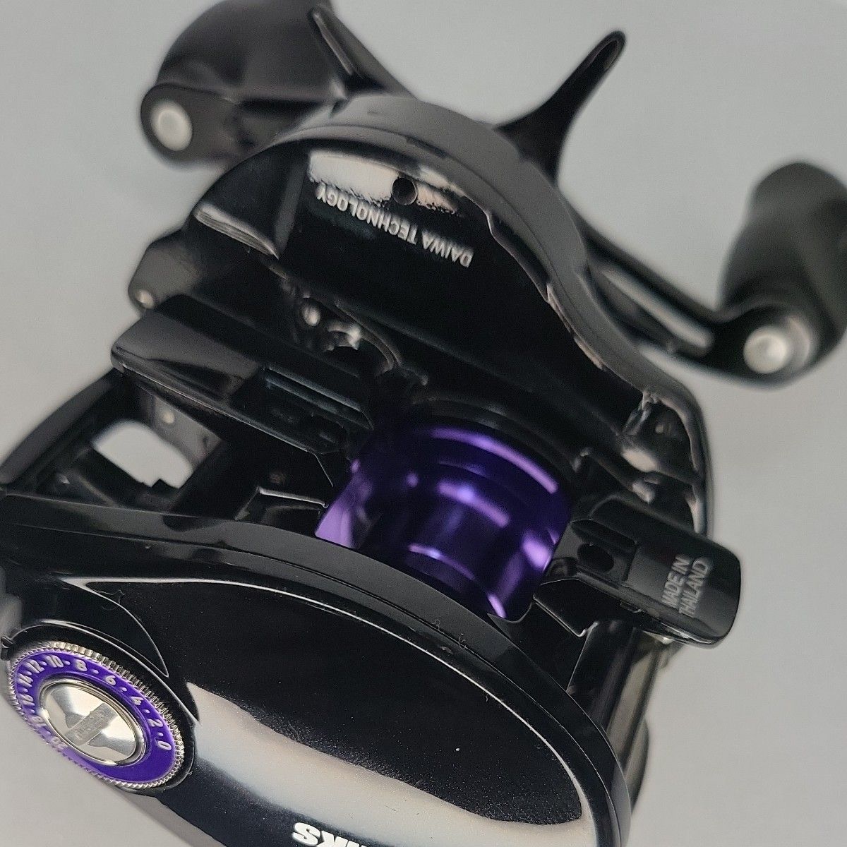 ダイワ タトゥーラ sv tw slpworks DAIWA ベイトリール 8 1 左 ダイワ タトゥーラ sv tw slpworks DAIWA ベイトリール 8 1 左