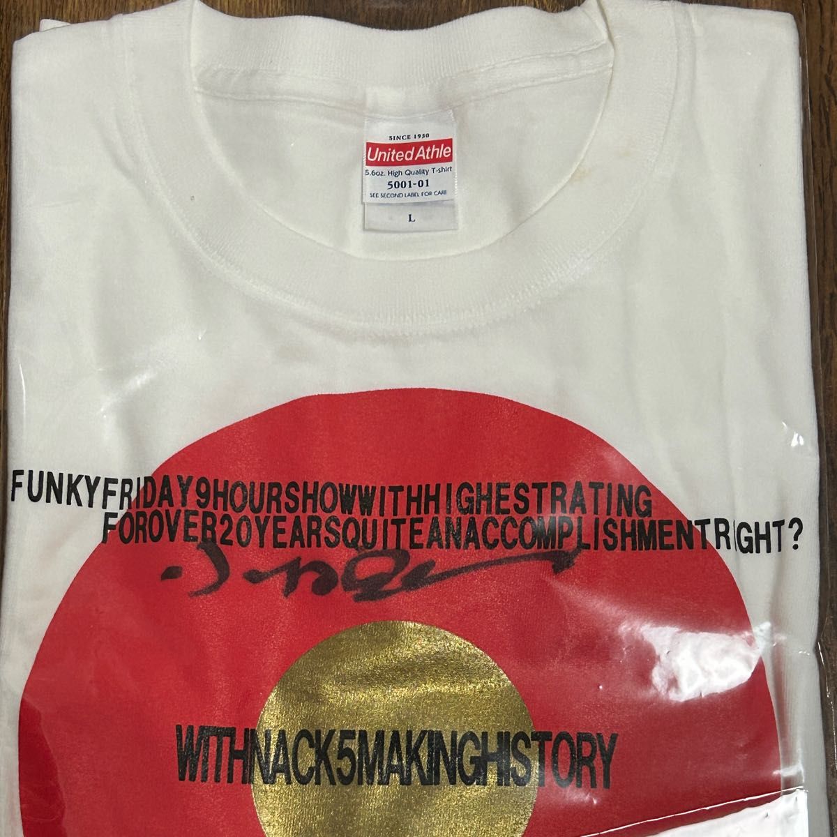 ファンキーフライデー 直筆サイン入りTシャツ L ③ ファンキーフライデー 直筆サイン入りTシャツLサイズ