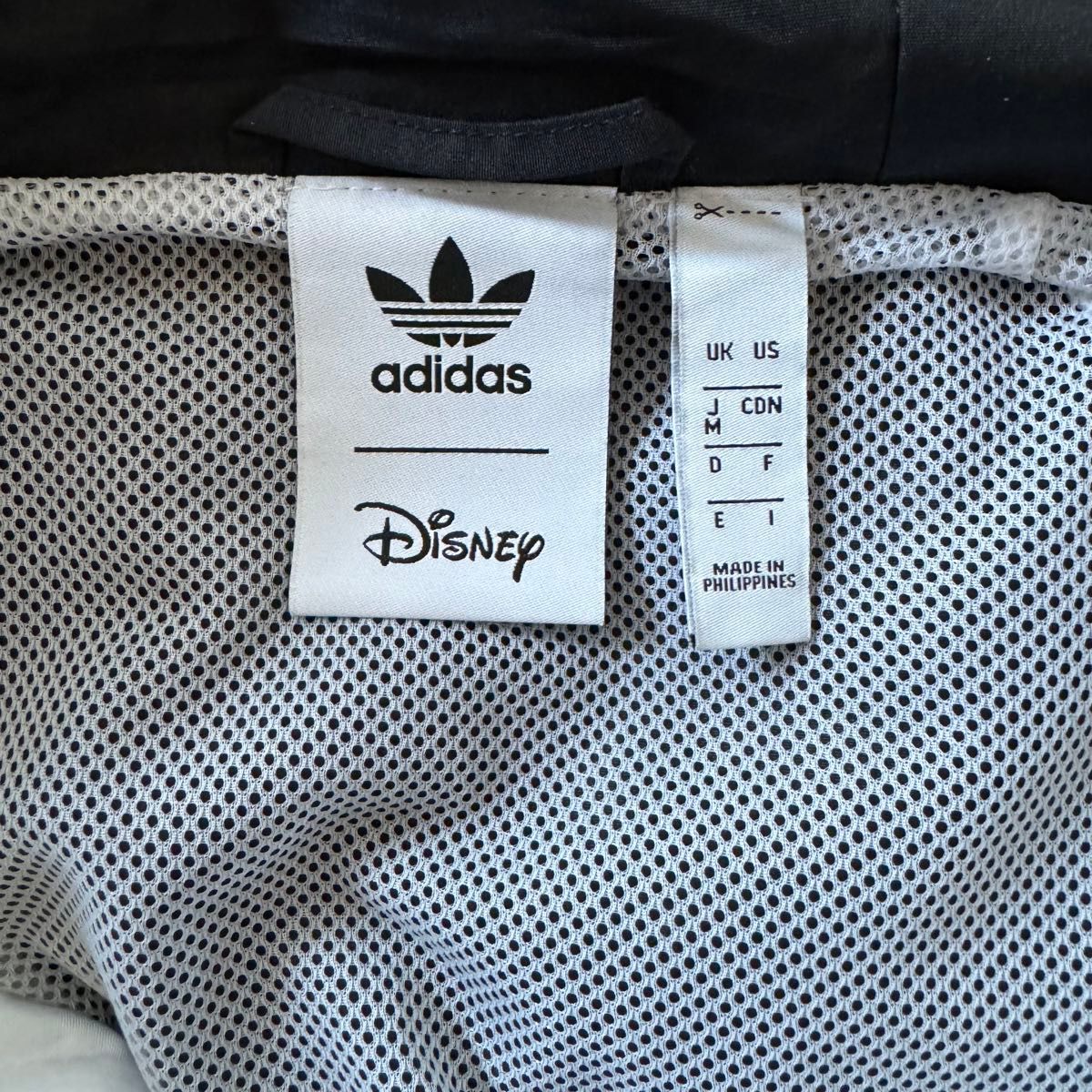 adidas Disney コラボ ウインドブレーカー グーフィー ナイロン adidas Disney コラボ ウインドブレーカー グーフィー ナイロン