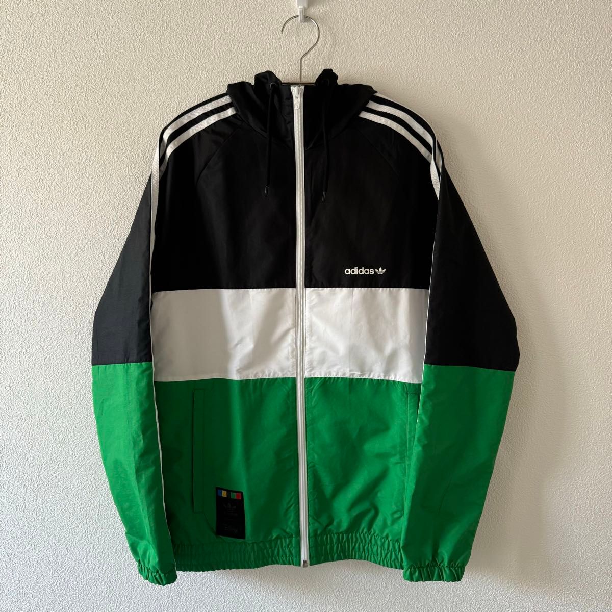 adidas Disney コラボ ウインドブレーカー グーフィー ナイロン adidas Disney コラボ ウインドブレーカー グーフィー ナイロン