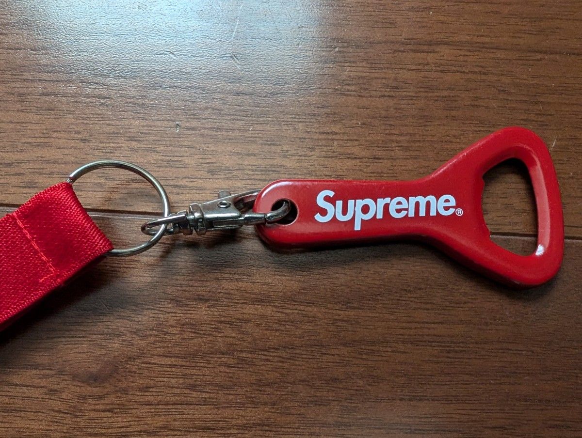 新品未使用】supreme ボトルオープナー ネック ストラップ 栓 新品未使用】supreme ボトルオープナー ネック ストラップ 栓
