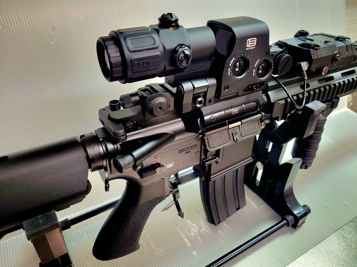 ほぼ未使用】東京マルイ 次世代電動ガン HK416D DEVGRU ほぼ未使用】東京マルイ 次世代電動ガン HK416D DEVGRU