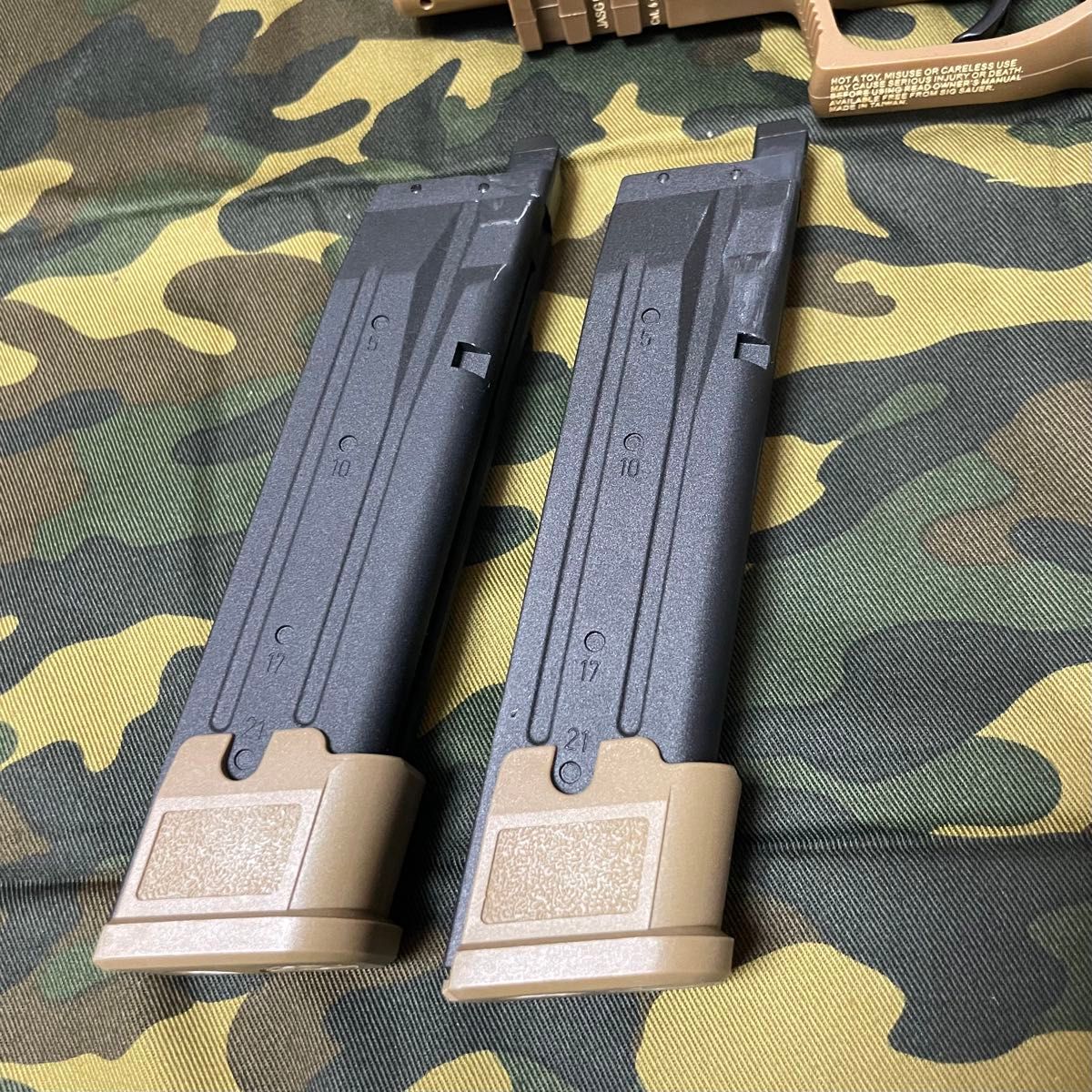 SIG SAUER M17 Co2 タン ガスブローバック ガスガン ハンドガン SIG SAUER M17 Co2 タン ガスブローバック ガスガン ハンドガン