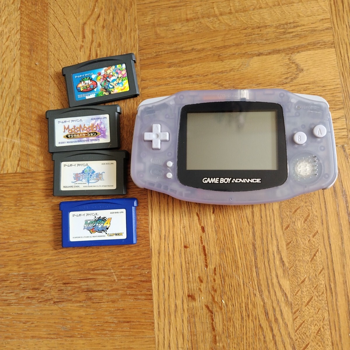 ゲームボーイアドバンス +ソフト四つ