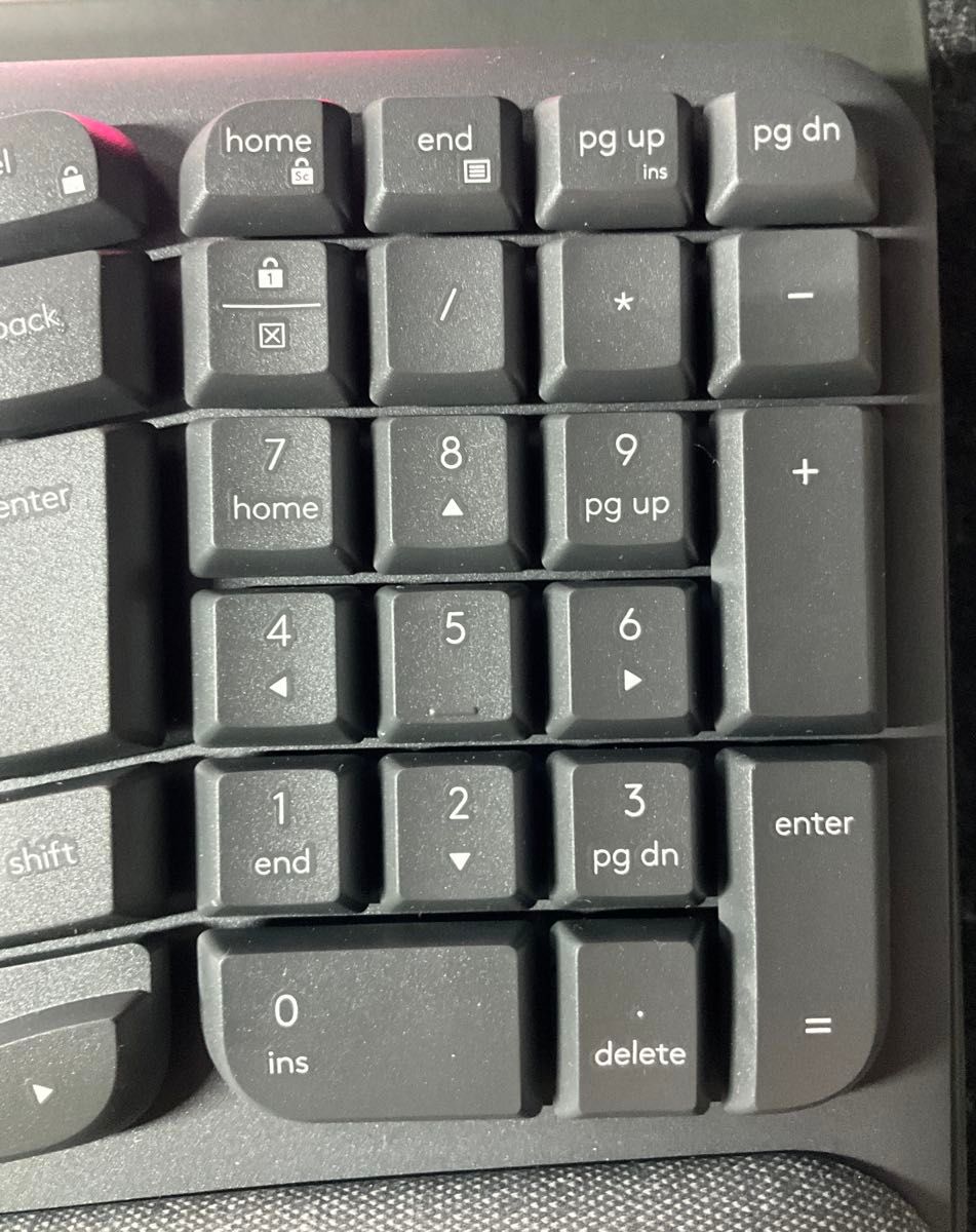 ほぼ未使用 ロジクール WAVE KEYS K820 エルゴノミック ほぼ未使用 ロジクール WAVE KEYS K820 エルゴノミック