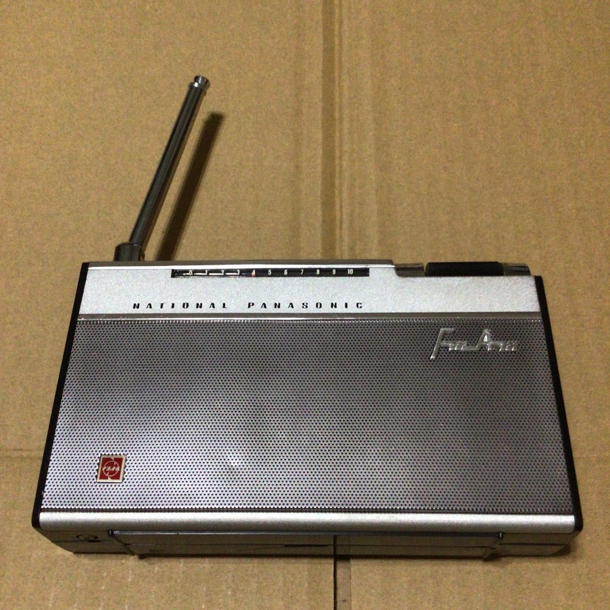 ナショナル FM/AM ラジオ RF-600 比較的美品 希少 昭和レトロ ナショナル FM/AM ラジオ RF-600 比較的美品 希少 昭和レトロ