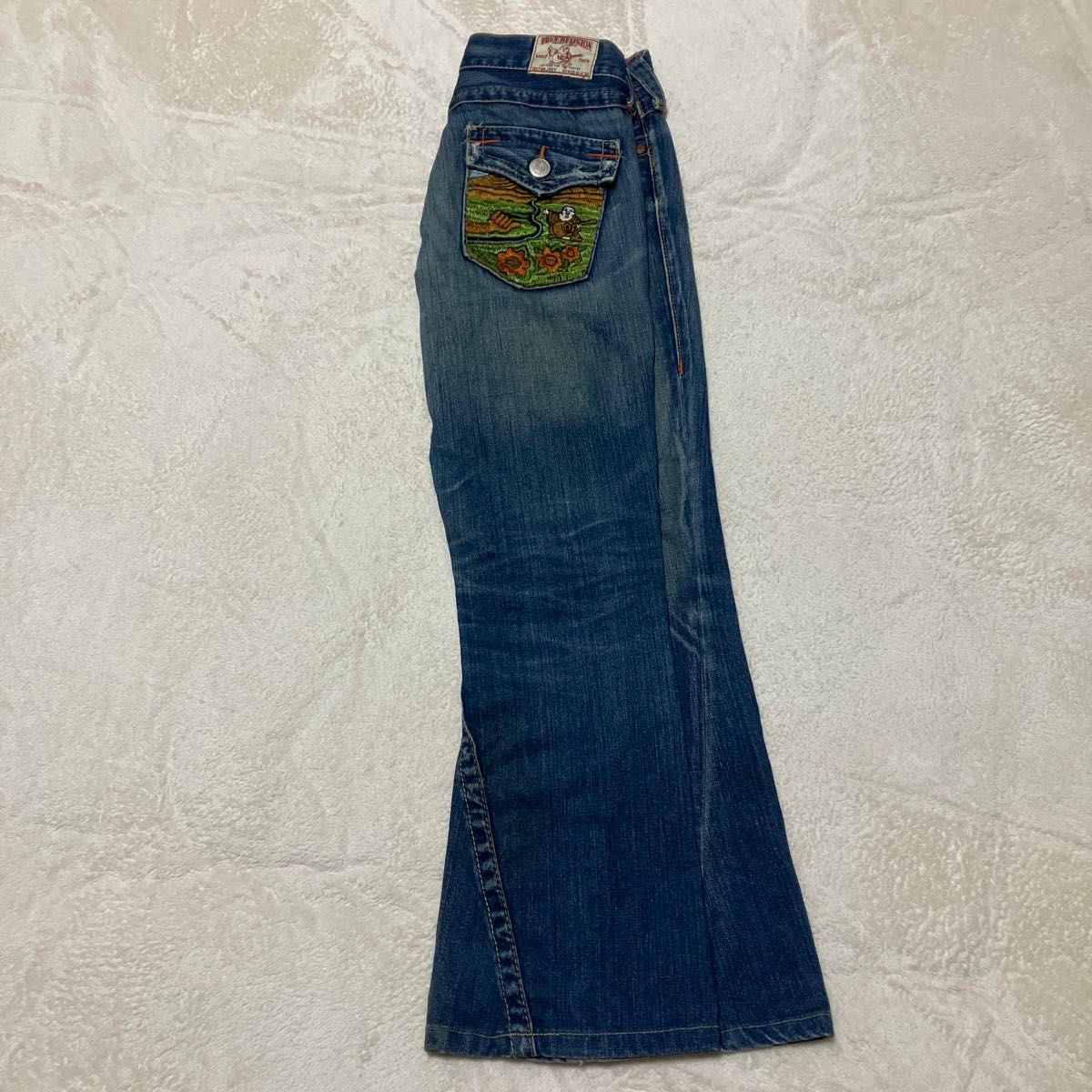 true religion ポケット刺繍 フレアデニムパンツROW25SEAT33 true religion ポケット刺繍 フレアデニムパンツROW25SEAT33