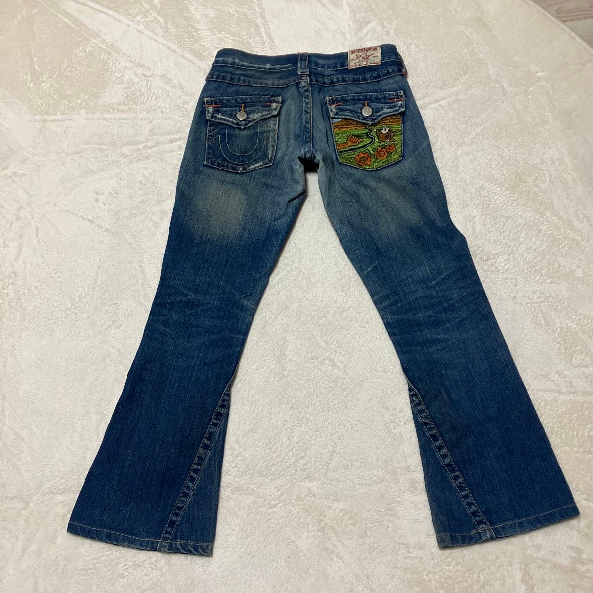 true religion ポケット刺繍 フレアデニムパンツROW25SEAT33 true religion ポケット刺繍 フレアデニムパンツROW25SEAT33