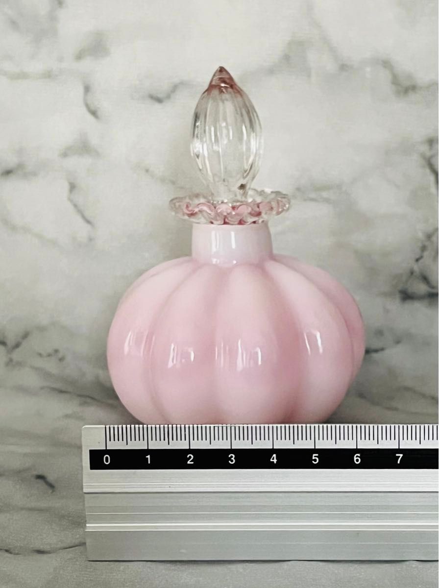 希少品】フェントン 香水瓶 ミルクガラス ベビーピンク 希少品】フェントン 香水瓶 ミルクガラス ベビーピンク