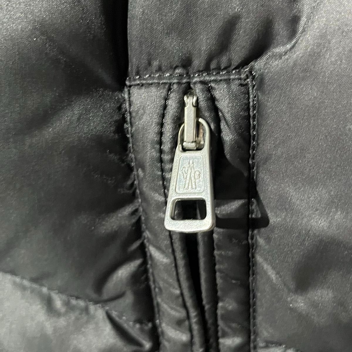 モンクレール MONCLER ダウンベスト サイズ1 ブラック 美品 モンクレール MONCLER ダウンベスト サイズ1 ブラック 美品