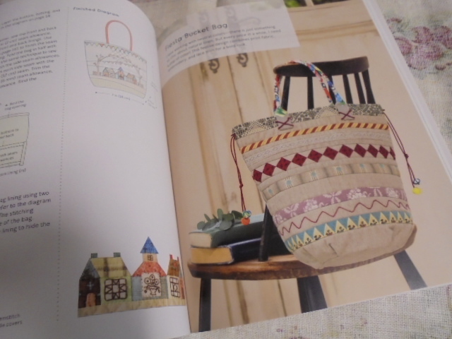 Paypayフリマ 洋書sew Beautiful Quilted Bags 柴田明美 キルトバッグ28 ソーイングケース パッチワーク アップリケ 実物大の型紙あり Paypayフリマ 洋書sew Beautiful Quilted Bags 柴田明美 キルトバッグ28 ソーイングケース パッチワーク アップリケ 実物大の型紙あり