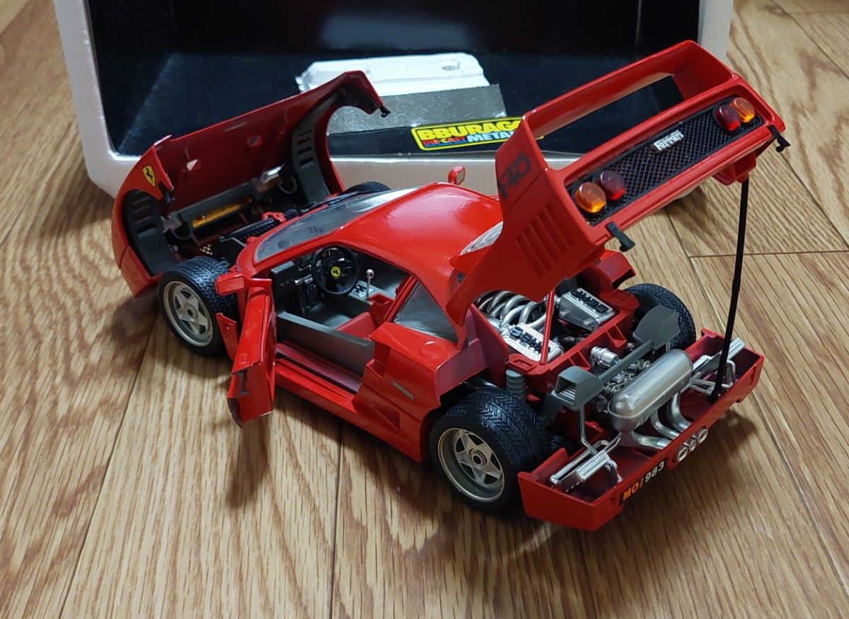 BBURAGO ブラーゴ社 フェラーリ F40 1987 1/18スケールモデル BBURAGO ブラーゴ社 フェラーリ F40 1987 1/18スケールモデル