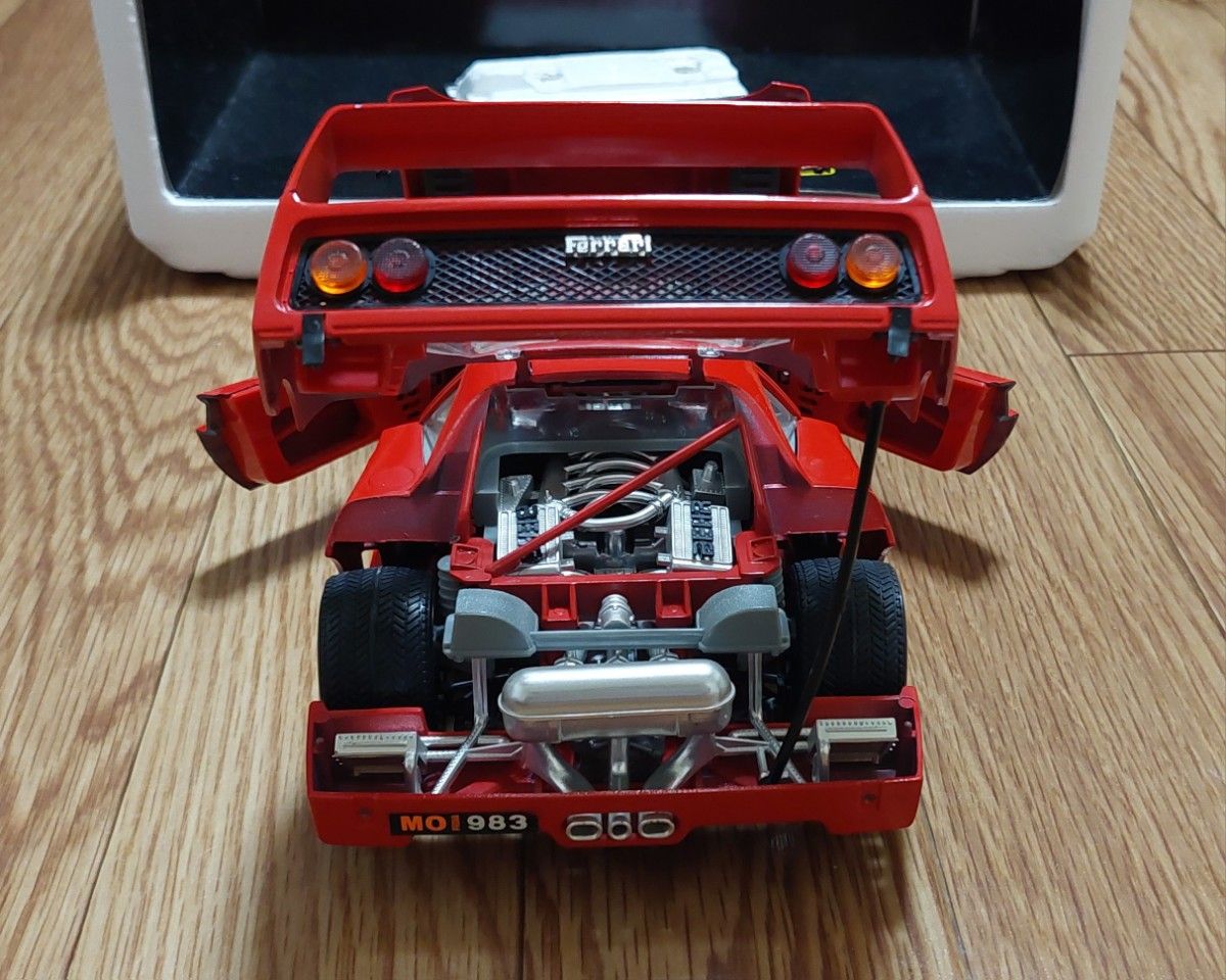BBURAGO ブラーゴ社 フェラーリ F40 1987 1/18スケールモデル BBURAGO ブラーゴ社 フェラーリ F40 1987 1/18スケールモデル