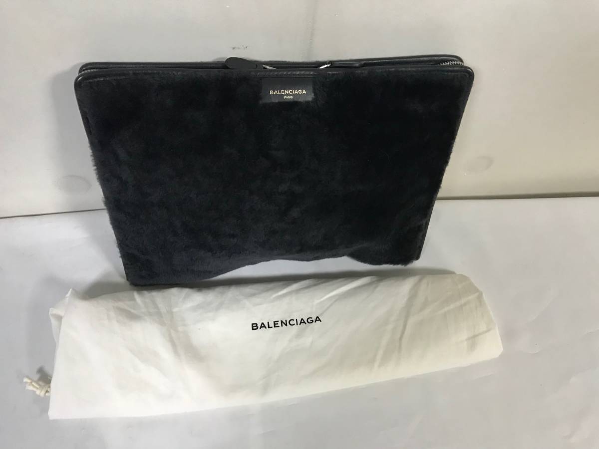 新品同様本物バレンシアガBALENCIAGA毛皮ムートンファー本革レザークラッチバッグハンドバックセカンドメンズレディースパーティー黒グレー