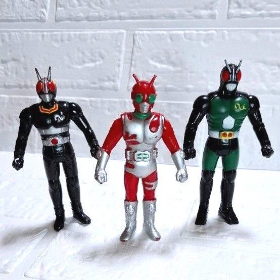 昭和 歴代 仮面ライダー 12 体 勢ぞろい 日本製 希少ソフビ 昭和 歴代 仮面ライダー 12 体 勢ぞろい 日本製 希少ソフビ