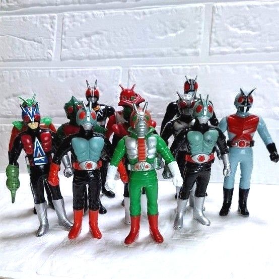 昭和 歴代 仮面ライダー 12 体 勢ぞろい 日本製 希少ソフビ 昭和 歴代 仮面ライダー 12 体 勢ぞろい 日本製 希少ソフビ
