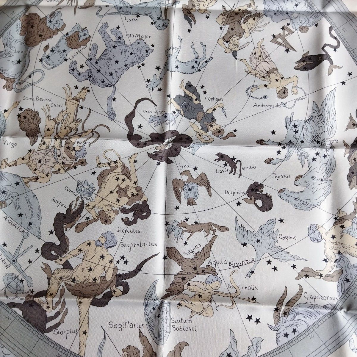 エルメス 星座柄 パズル シルク スカーフ カレ90 HERMES|Yahoo エルメス 星座柄 パズル シルク スカーフ カレ90 HERMES|Yahoo