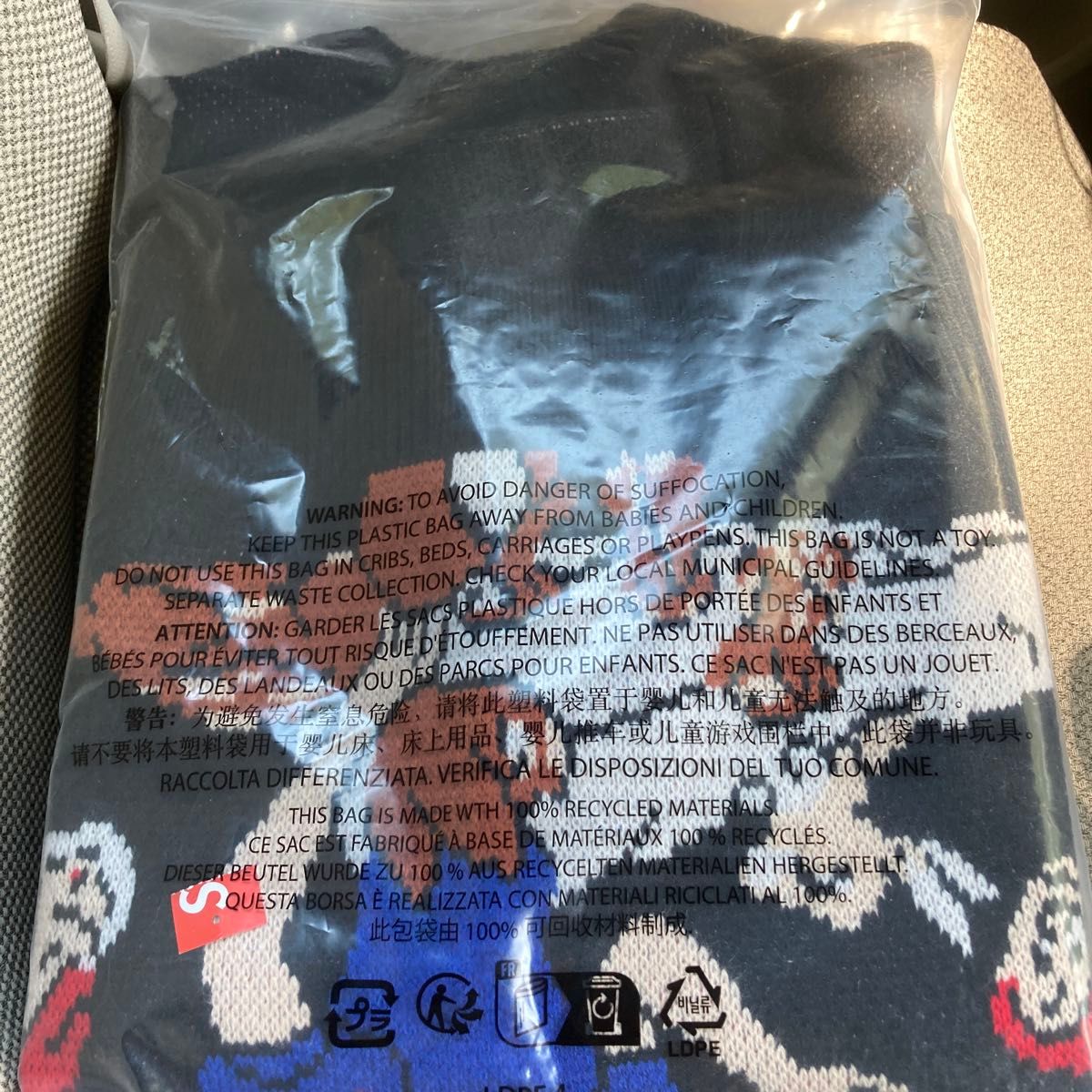 Supreme Snow White Sweater Black シュプリーム スノー Supreme Snow White Sweater Black シュプリーム スノー