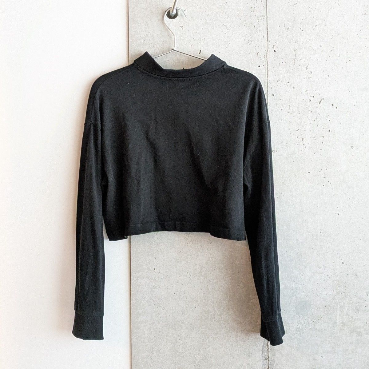 【原価ぶっ壊し割引】クロップド丈ポロシャツ ZARA ショート丈長袖ポロシャツ クロップド丈 ブラック Sサイズ